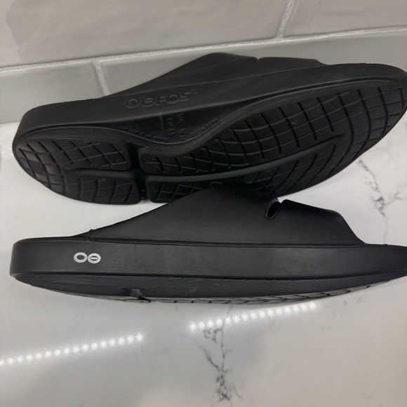 OOFOS Sandals Mens Size 12 Womens 14 Ooahh Black Recovery Comfort Slip On‎ - Picture 2 of 9